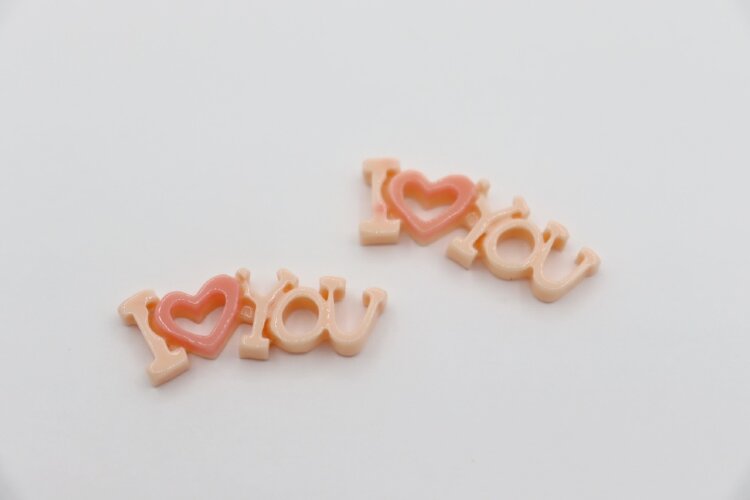 Декор.элемент пласт, надпись "I love you", 13х22мм, объемные буквы, 5шт (Е4535)