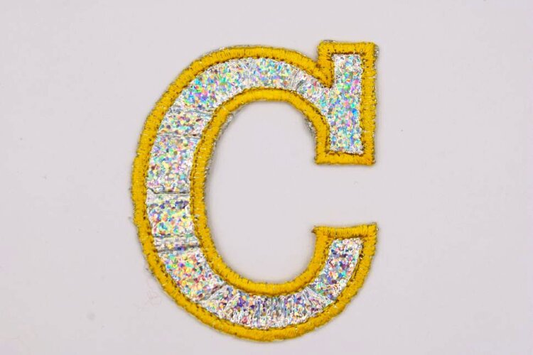 Термоаппликация, буква "С", 7.5х5.5см, серебристо-желтая (01583)